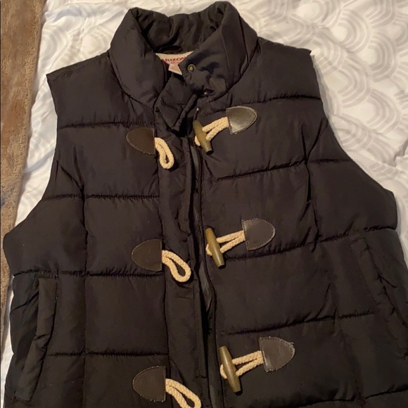 Vest - Picture 1 of 3